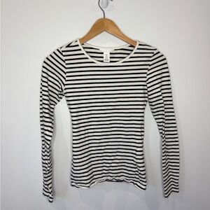 H&M Black and White Stripe Long Sleeve Basic Top (XS)
